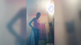 Cute Desi GF Flashing Her Soft Natural Boobs On Video