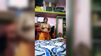 Horny Bhabhi Masturbating And Bathing Recording Herself Alone