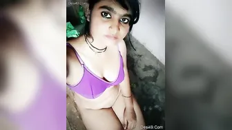 Cheating Wife Getting Nude Fingering Herself Recording Part 2