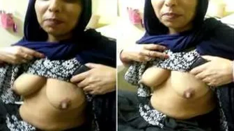 Mature Bhabhi Next Door Flashing Her Massive Tits Just For Lover