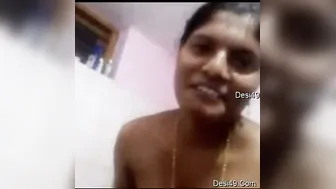 Mallu GF Secretly Recording Herself Bathing For Boyfriend