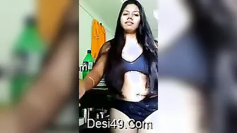 Married Bhabhi Exposing Her Huge Boobs And Dripping Wet Pussy