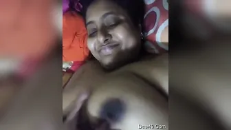 Married Bengali Wife Fondling Her Huge Natural Boobs At Home
