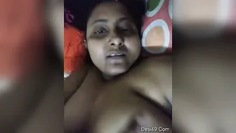 Married Bengali Wife Fondling Her Huge Natural Boobs At Home