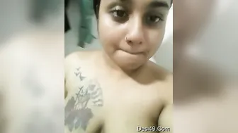 Tamil Babe Filming Her Naked Body For Her Secret Lover Tonight