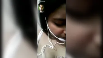 Horny Desi Babe Masturbating And Moaning Loud Until She Cums