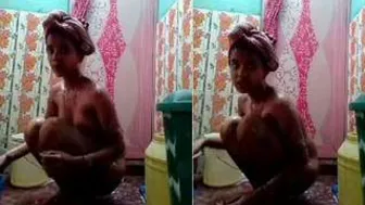 Married Desi Wife Secretly Recording Herself Bathing At Home