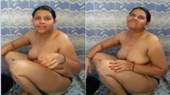 Wife Bathing Naked While Hubby Secretly Records Everything