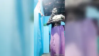 Horny Married Slut Undressing And Spreading Wide For The Camera