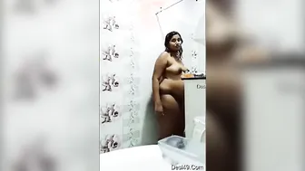 Indian Babe Soaping Herself While Bathing And Getting All Clean