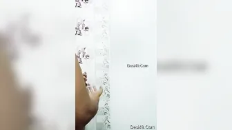 Village GF Bathing Naked And Washing Her Body Sensually