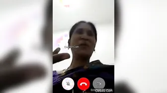 Married Desi Woman Flashing Her Huge Boobs To Boyfriend On Call