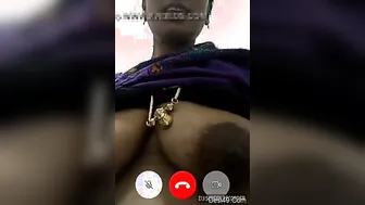 Married Desi Woman Flashing Her Huge Boobs To Boyfriend On Call