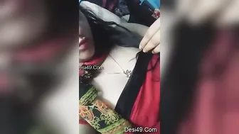 Bengali Babe Flashing Her Tits During Intimate Bedroom Moment