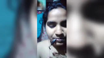 Shy Married Bhabhi Finally Showing Her Beautiful Boobs To Lover