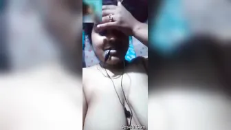 Shy Married Bhabhi Finally Showing Her Beautiful Boobs To Lover