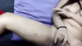 Curvy Cam Model Going Fully Naked During Her Private Live Show