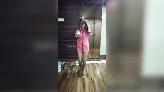 Sexy Call Girl Giving Me Hot Naked Dance Show In Hotel Bedroom
