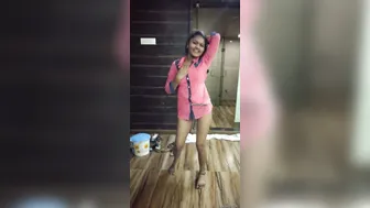 Sexy Call Girl Giving Me Hot Naked Dance Show In Hotel Bedroom