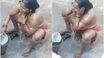 Catching Married Bhabhi Bathing Naked Outdoors On My Hidden Cam