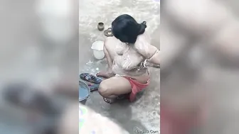 Catching Married Bhabhi Bathing Naked Outdoors On My Hidden Cam