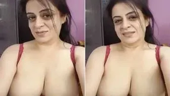 Naughty Desi Bhabhi Teasing Me By Showing Her Big Soft Boobs