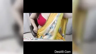 Desi Camgirl Showing Her Huge Natural Tits Live For Viewers Online
