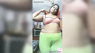 Bhabhi Stripping Naked On Camera And Fingering Her Wet Pussy Alone