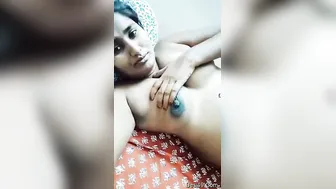 Desi Babe Showing Off Her Big Natural Tits On Camera For Viewers