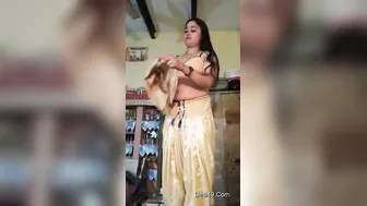 Bhabhi Slowly Removing Her Clothes Revealing Everything For Me