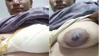 Telugu Bhabhi Exposing Her Huge Natural Tits In Private Clip