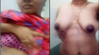 Married Bhabhi Filming Herself Bathing Naked Sending To Lover