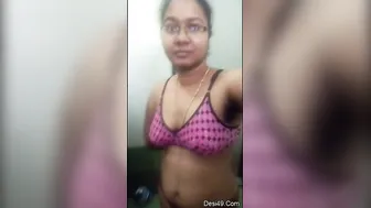 Married Bhabhi Filming Herself Bathing Naked Sending To Lover