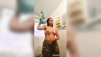 Desi GF Secretly Filming Herself Naked In Shower