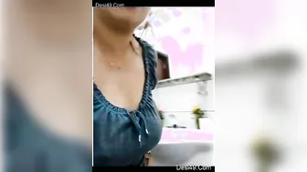 Sexy Married Bhabhi Showing Off Her Thick Round Ass For My Cock