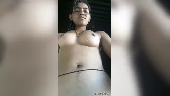 Village Girl Exposing Her Firm Boob And Soaking Wet Pussy