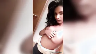 Gorgeous Desi Babe Flashing Her Perfect Natural Boobs For Me
