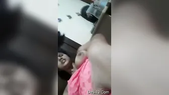 Stunning Indian Girl Teasing And Revealing Her Breasts At Home
