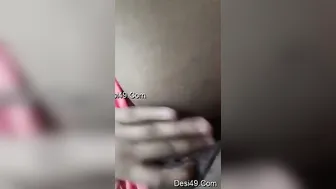 Stunning Indian Girl Teasing And Revealing Her Breasts At Home
