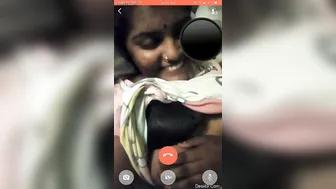 Tamil Bhabhi Flashing Her Big Boobs During Naughty Video Call