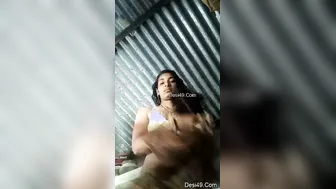 Indian Babe Exposing Her Pussy And Boobs In Her Bedroom Alone