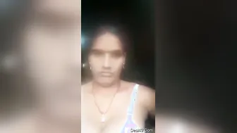 Village Bhabhi From My Town Flashing Her Naked Body Parts For Me