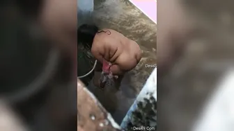 Married Bhabhi Caught Naked Right After Her Morning Shower Time