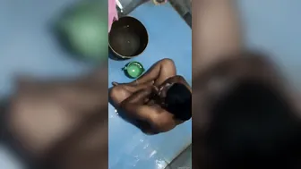 Tamil Bhabhi Caught Bathing Completely Naked On Hidden Camera