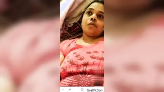 Married Bhabhi Showing Off Her Tits On Video Call Just For Me