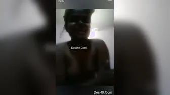 Cute Desi Babe Oiling Her Naked Body On Video Call Showing Off