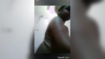 Cute Desi Babe Oiling Her Naked Body On Video Call Showing Off