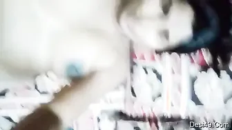 Horny Indian Babe Showing Off Her Naked Body And Dripping Pussy