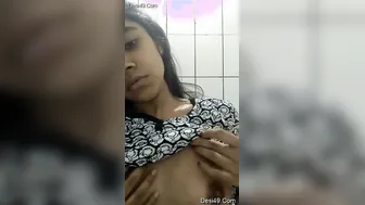 Cute Desi GF Exposing Her Perfect Body And Tight Pussy
