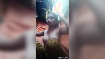 Horny Wife Recording Herself Fingering Pussy For Her Boyfriend